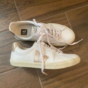 Veja Women's Esplar White and Gold Sneakers